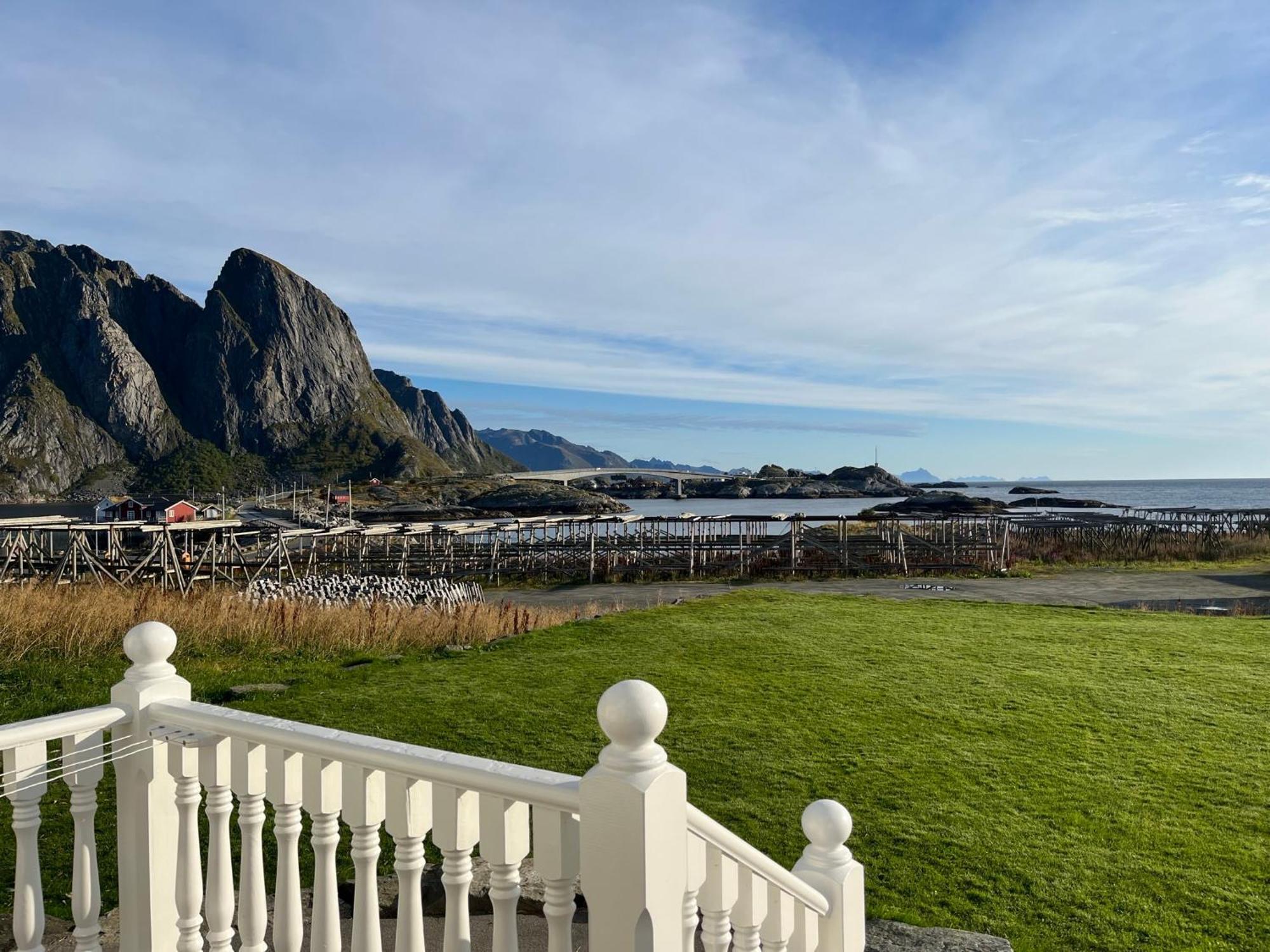 Lofoten Suite Apartments - Rostad Retro Rorbuer Reine Bagian luar foto