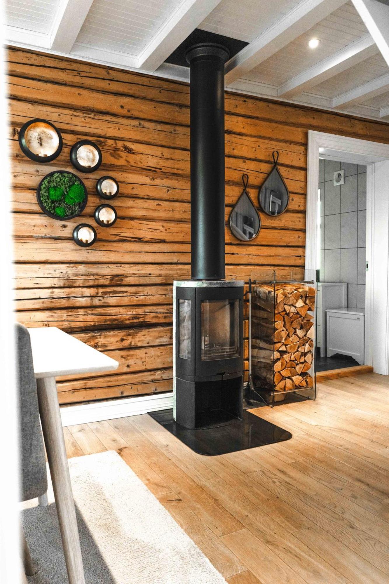 Lofoten Suite Apartments - Rostad Retro Rorbuer Reine Bagian luar foto